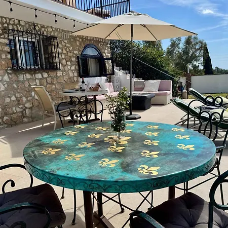 Casa Ladera *